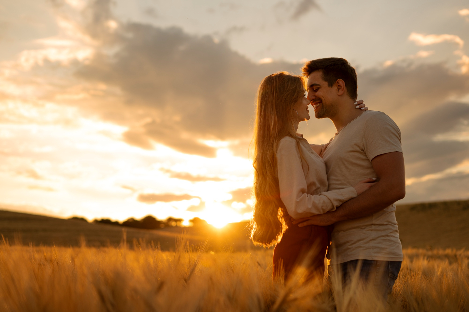 medium shot romantic couple sunset