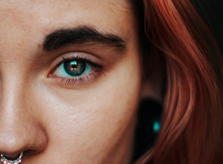 in cat timp se astupa gaurile din urechi